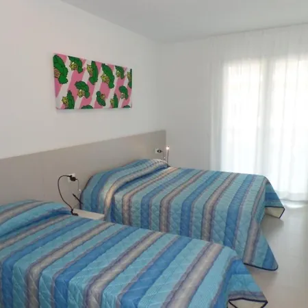 Comfortable Featuring A Rooftop Pool Apartment