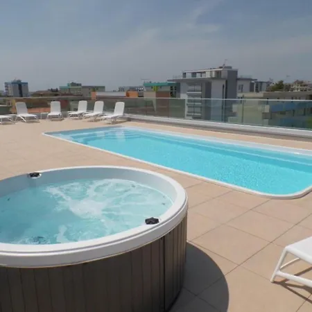 Apartment Comfortable Featuring A Rooftop Pool Bibione