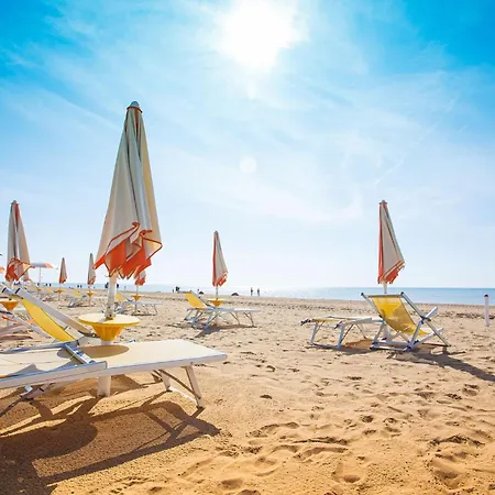 Comfortable Featuring A Rooftop Pool Apartment Bibione