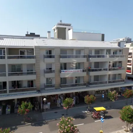Apartment Comfortable Featuring A Rooftop Pool
